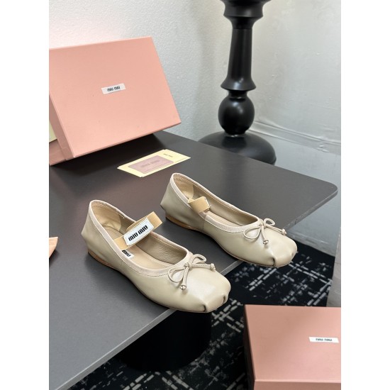 MIUMIU Ballerinas