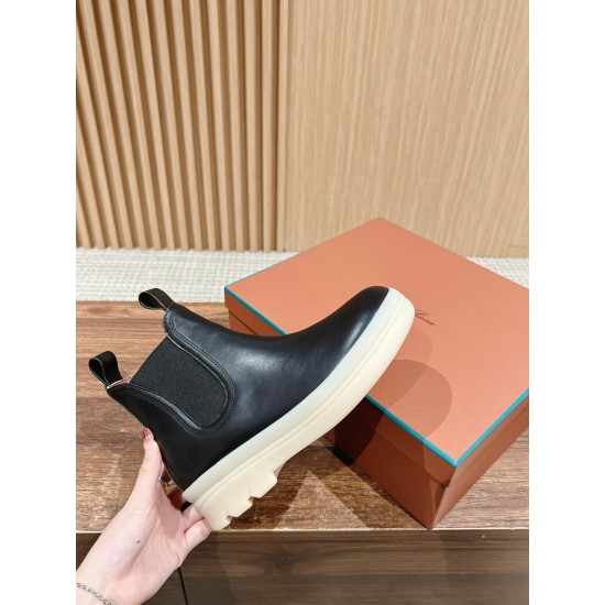  Loro Piana