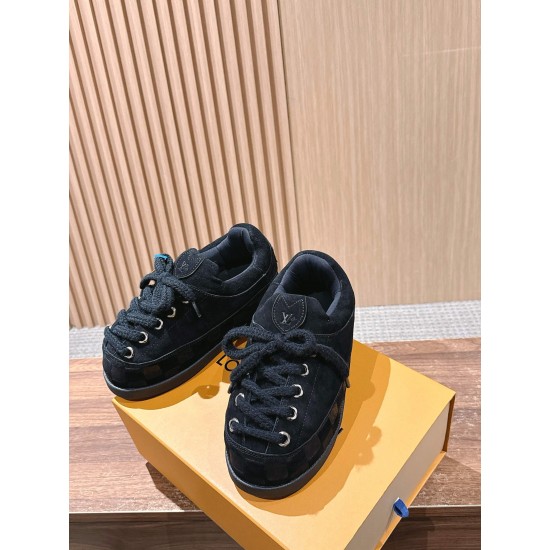 LV Trainer Sneaker