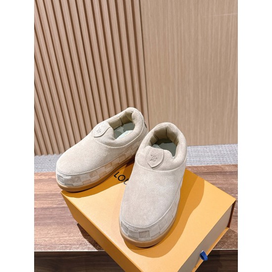 LV Trainer Sneaker
