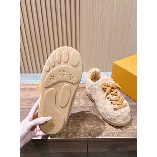 LV Trainer Sneaker