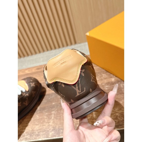 LV Trainer Sneaker