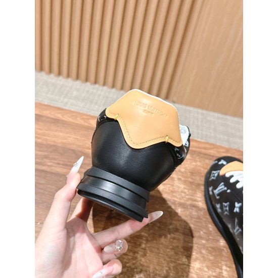 LV Trainer Sneaker