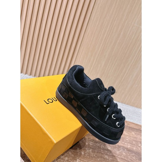 LV Trainer Sneaker