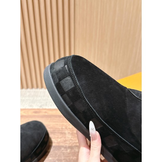 LV Trainer Sneaker