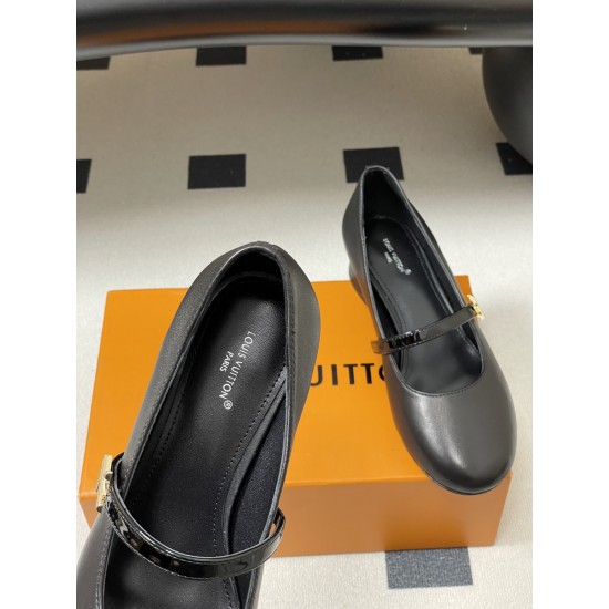 LV high  heeled shoes