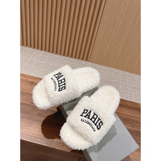  Balenciaga Slippers