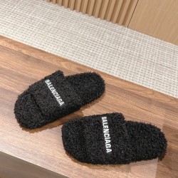  Balenciaga Slippers
