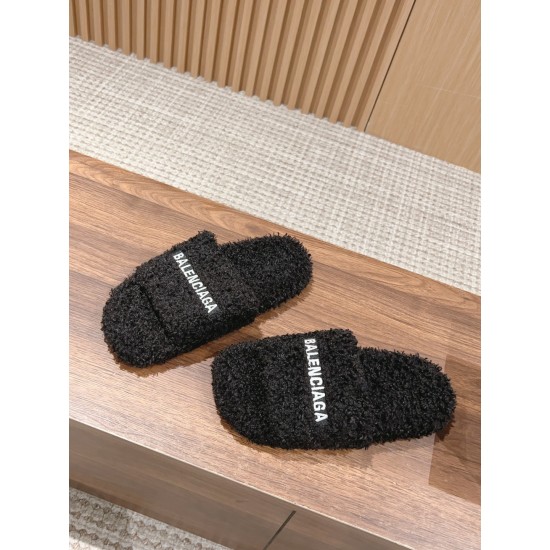  Balenciaga Slippers