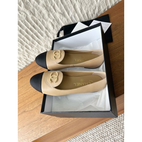 CHANEL Loafers