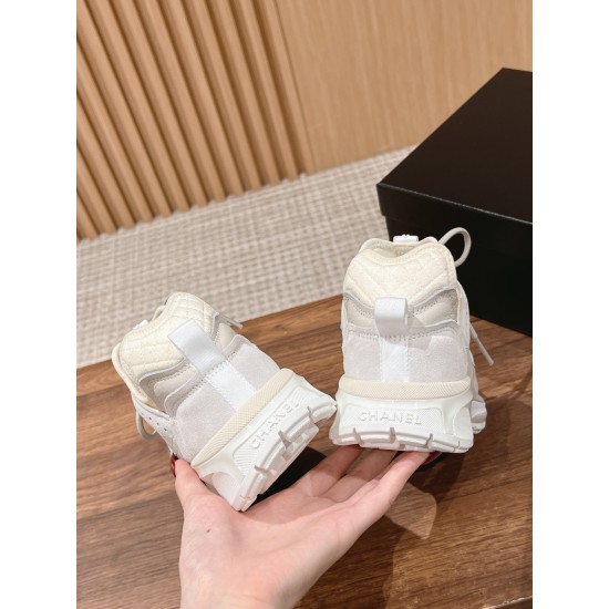 CHANEL Sneakers