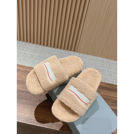  Balenciaga Slippers