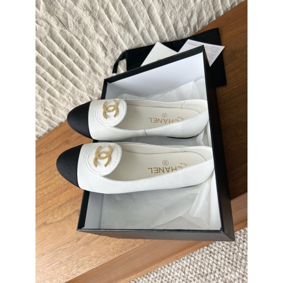 CHANEL Loafers