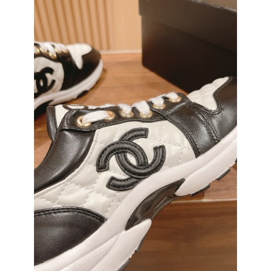 CHANEL Sneakers