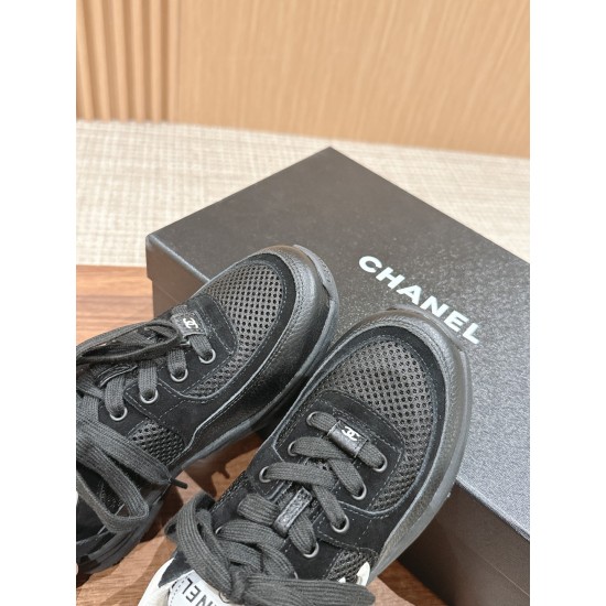 CHANEL Sneakers
