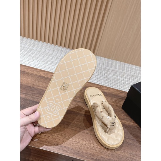 CHANEL Slippers