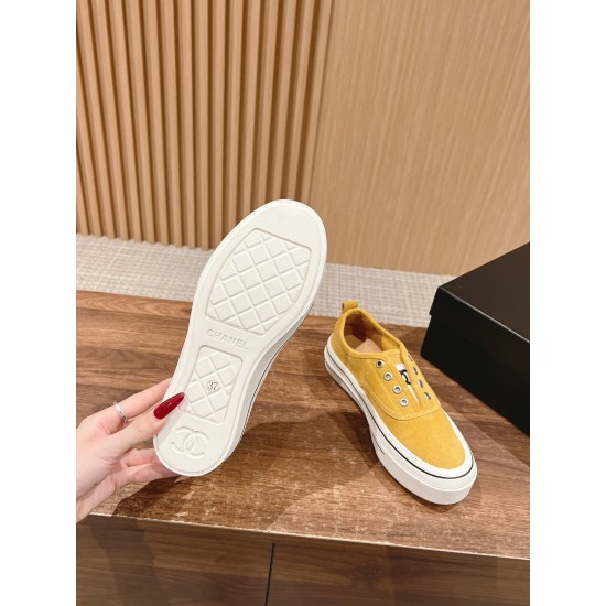 CHANEL Sneakers