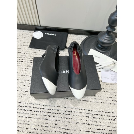 CHANEL Pumps and Slingbacks