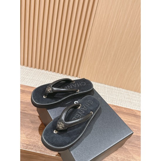 CHANEL Slippers