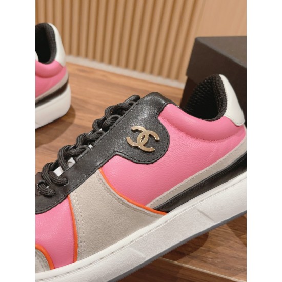 CHANEL Sneakers