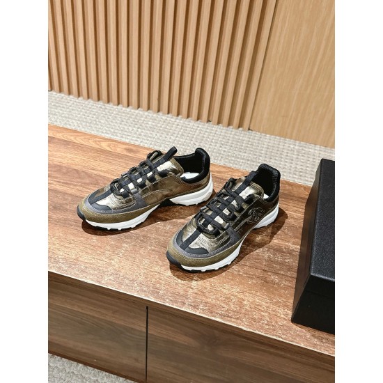 CHANEL Sneakers