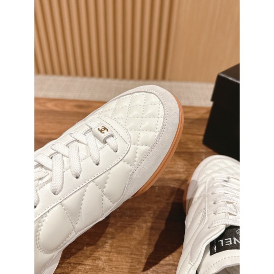 CHANEL Sneakers