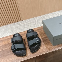  Balenciaga Slippers