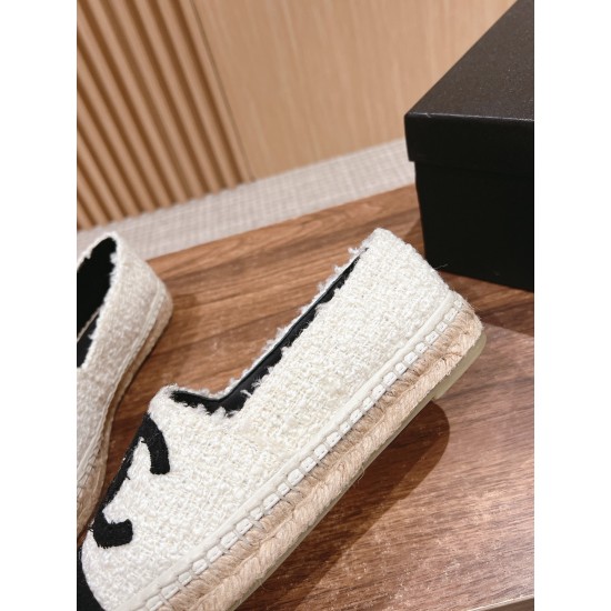 CHANEL Espadrilles