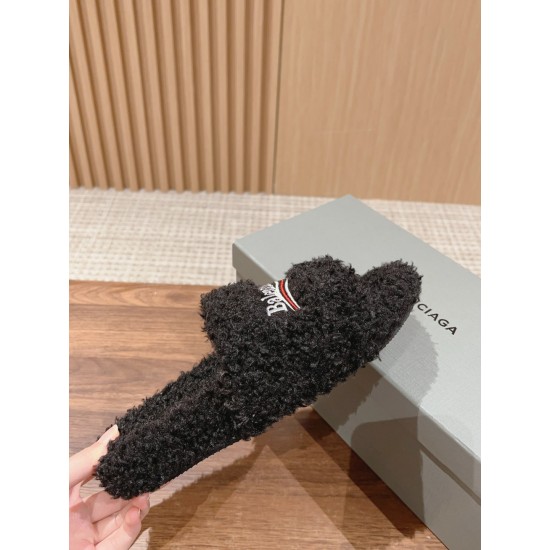  Balenciaga Slippers