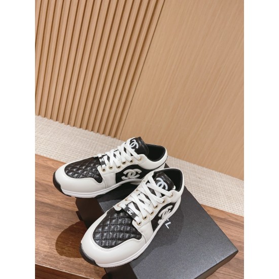 CHANEL Sneakers