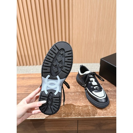 CHANEL Sneakers