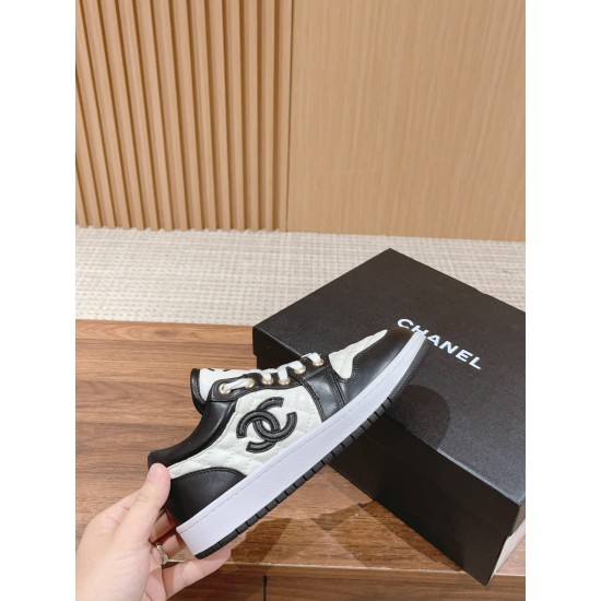 CHANEL Sneakers