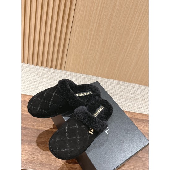 CHANEL Slippers