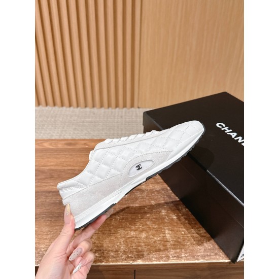 CHANEL Sneakers