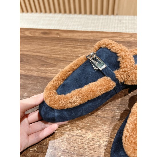 Hermes Iota mule