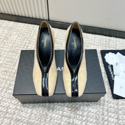 CHANEL Pumps and Slingbacks