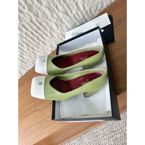 CHANEL Pumps and Slingbacks
