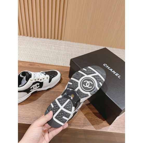 CHANEL Sneakers