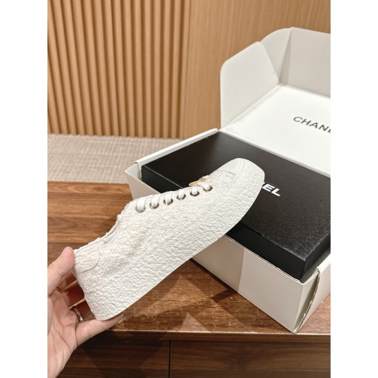 CHANEL Sneakers