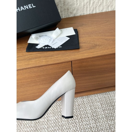 CHANEL Pumps and Slingbacks