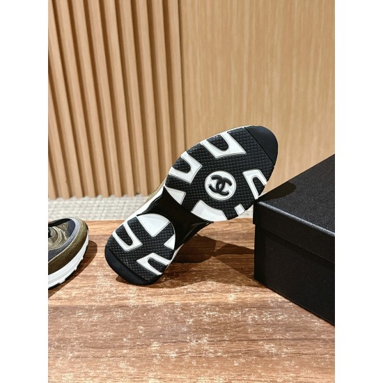 CHANEL Sneakers