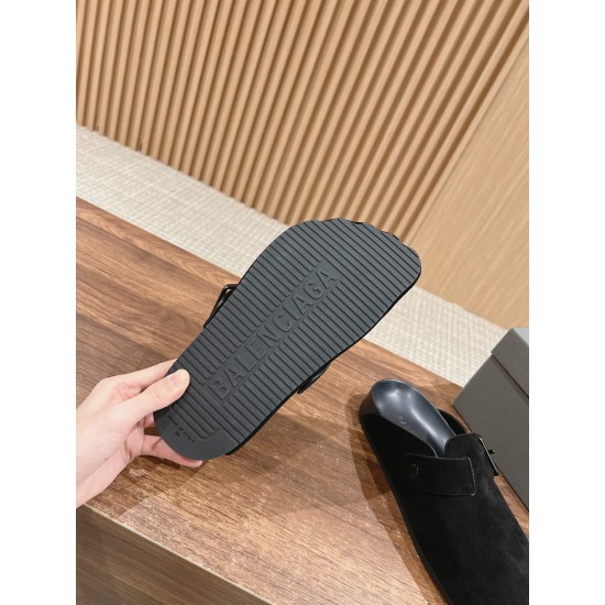  Balenciaga Slippers