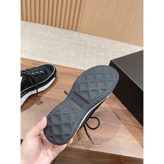 CHANEL Sneakers