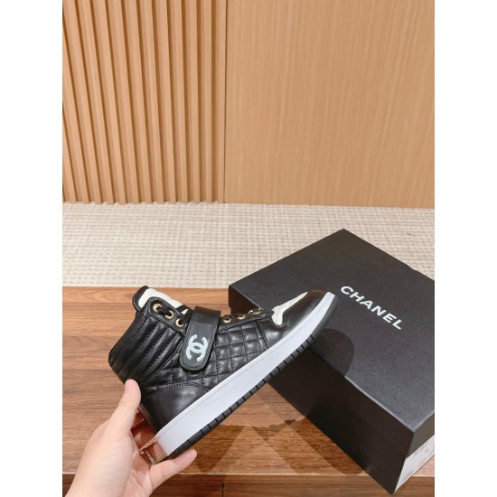CHANEL Boots