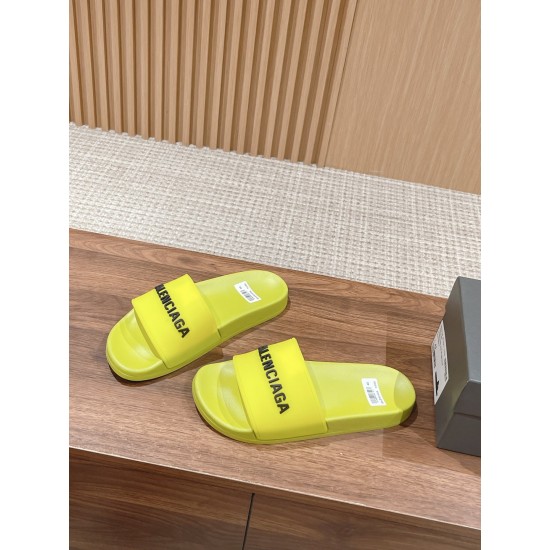  Balenciaga Slippers