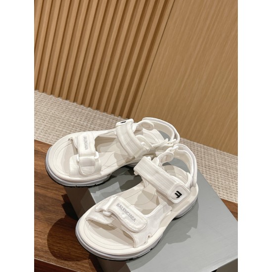  Balenciaga Slippers