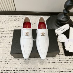 CHANEL Pumps and Slingbacks