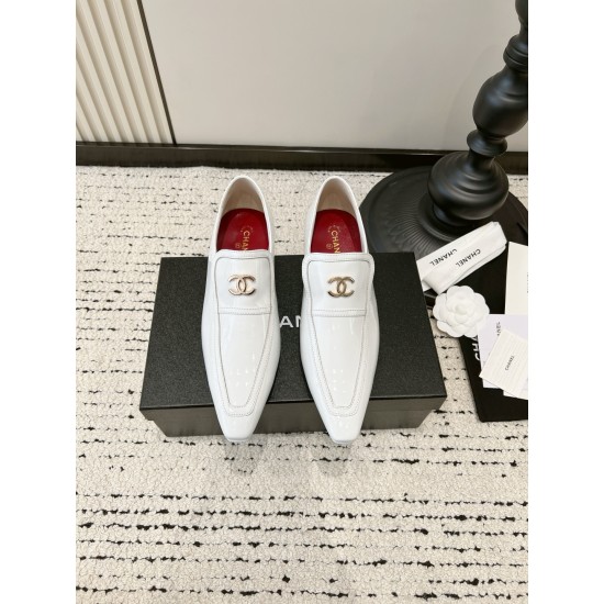 CHANEL Pumps and Slingbacks
