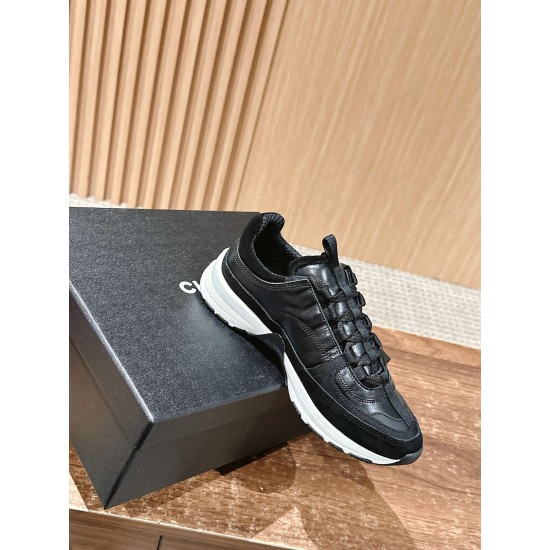 CHANEL Sneakers