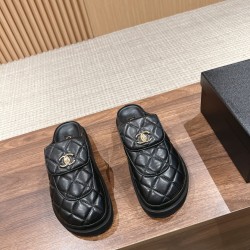 CHANEL Slippers